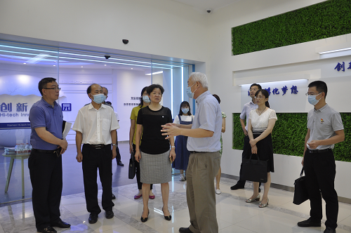 市人大常委会副主任叶重耕带队调研厦门创新创业园